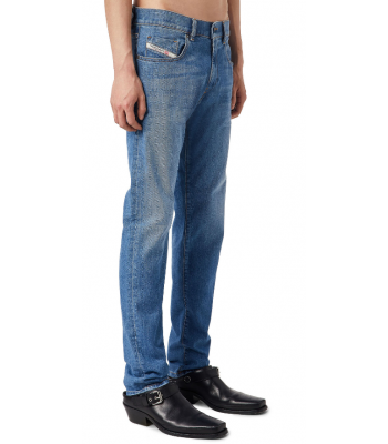 Jeans visto dal lato