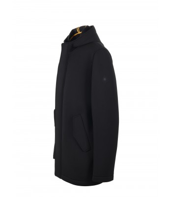 Cappotto nero laterale