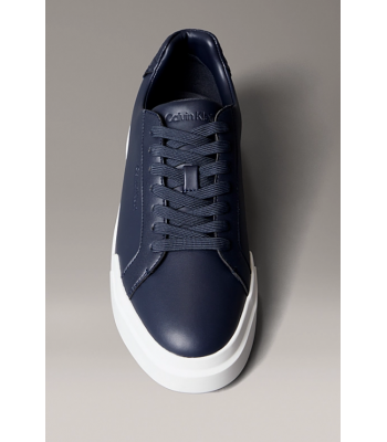 dettaglio frontale scarpa