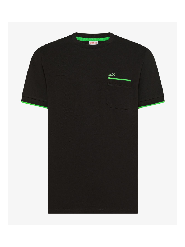 t-shirt nera in piquet