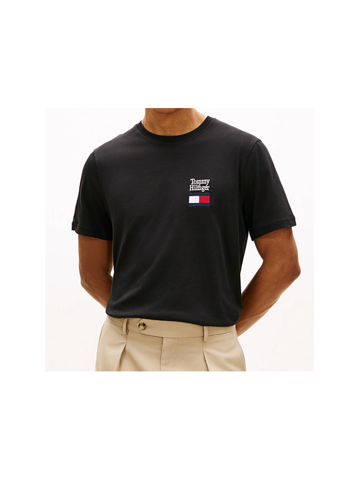 t-shirt con logo